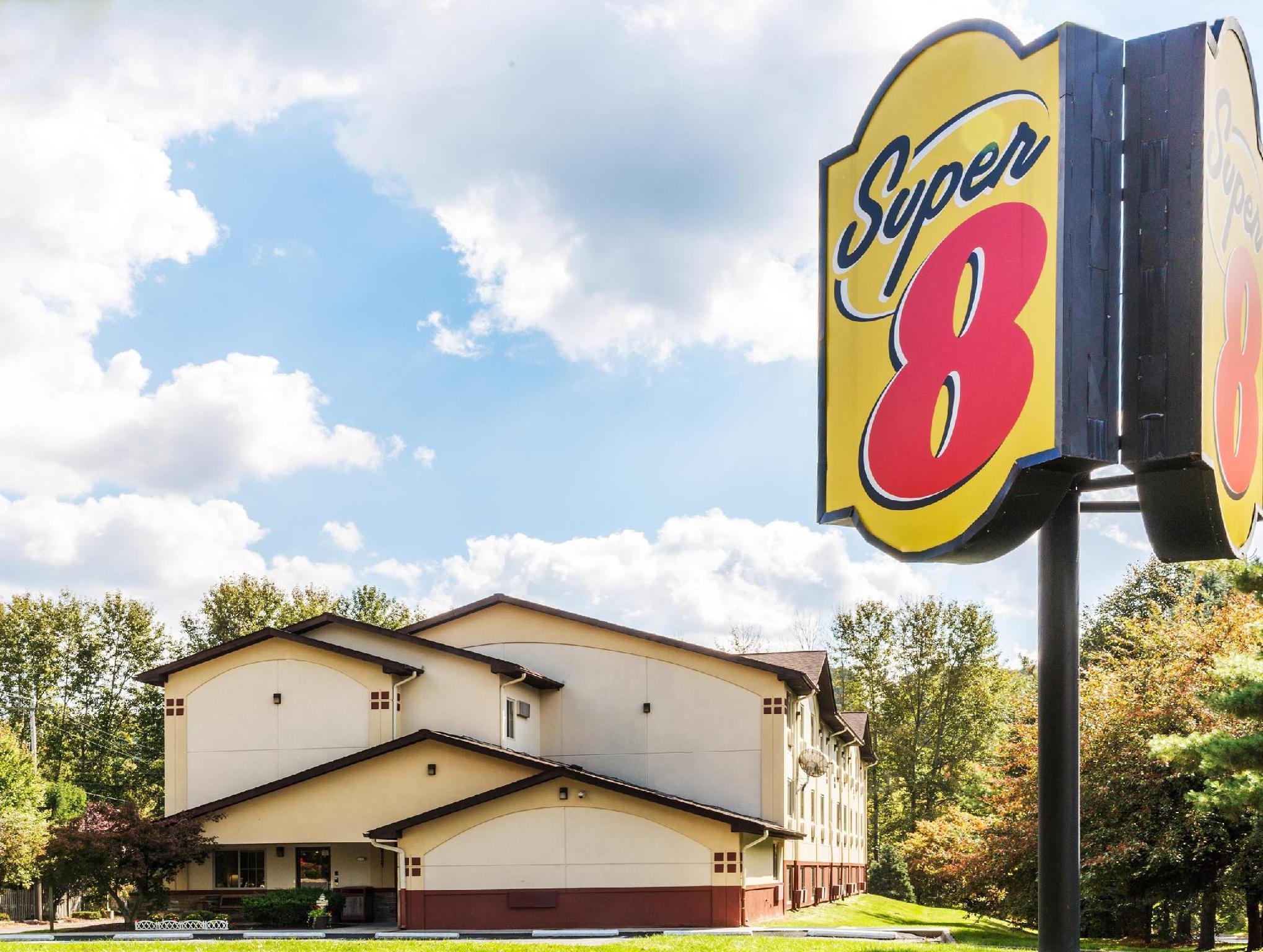 Super 8 By Wyndham East Stroudsburg - Poconos Hotel Exterior photo