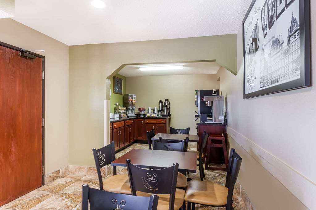 Super 8 By Wyndham East Stroudsburg - Poconos Hotel Facilities photo