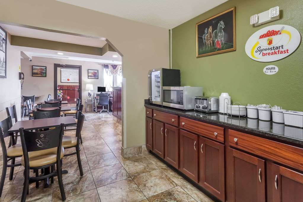 Super 8 By Wyndham East Stroudsburg - Poconos Hotel Facilities photo